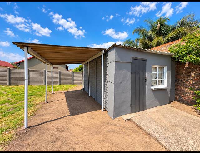 3 BEDROOM HOUSE FOR SALE IN TASBET PARK EXT 2